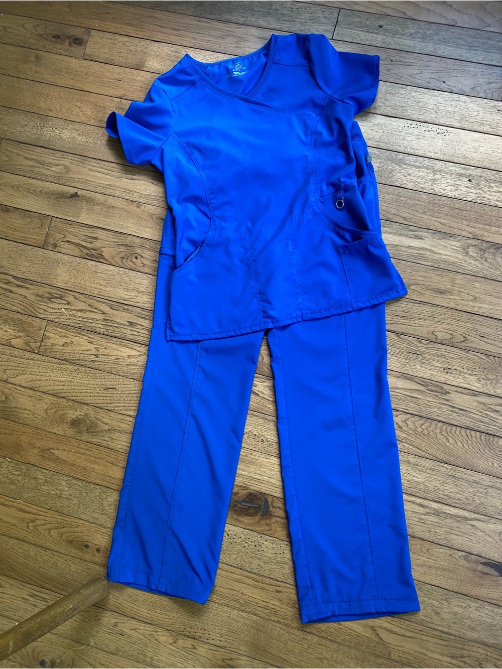 Cherokee Women’s Royal Blue Scrub Top and Straight-Leg Pants  SMALL